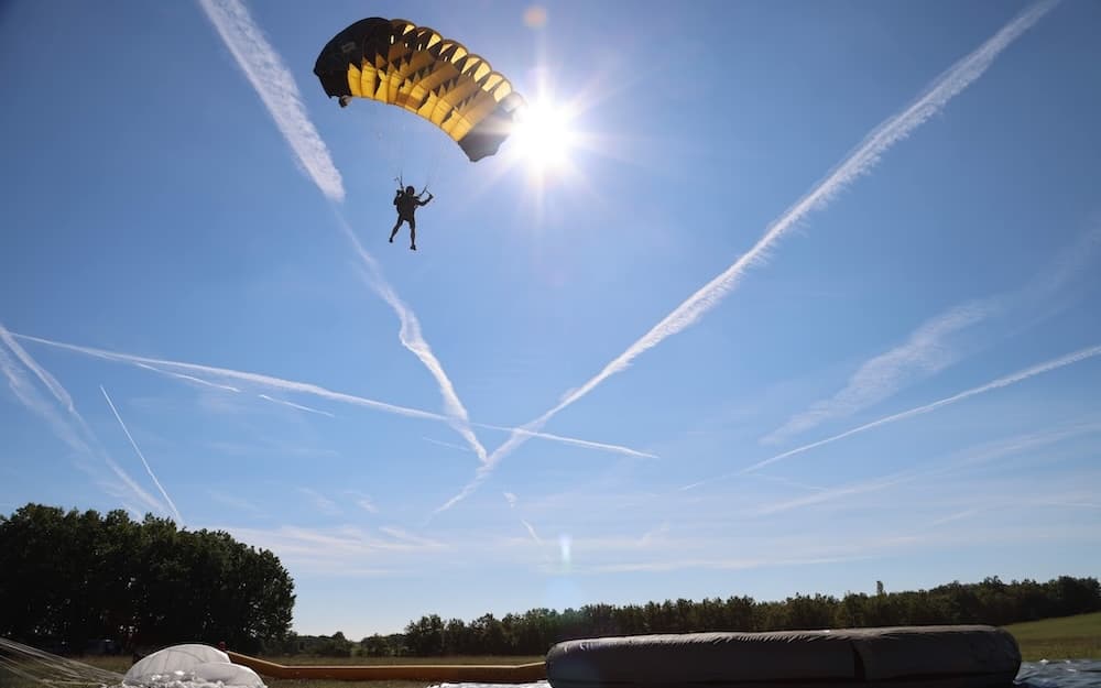 Précision d'atterrissage à Bouloc Skydive